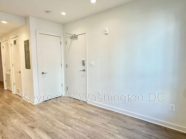 1460 Belmont St NW #102 — Photo 6