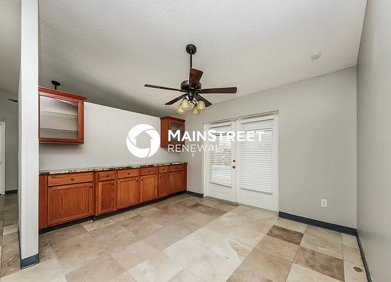 637 Regency Way — Photo 6