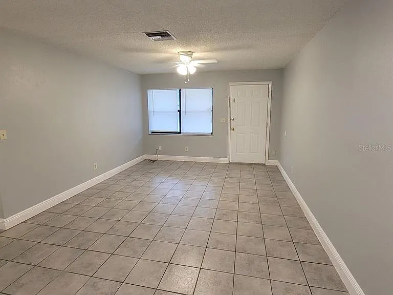 784 E Anderson Rd — Photo 3