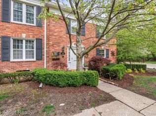 1200 Trailwood Path, Bloomfield Hills, MI 48301