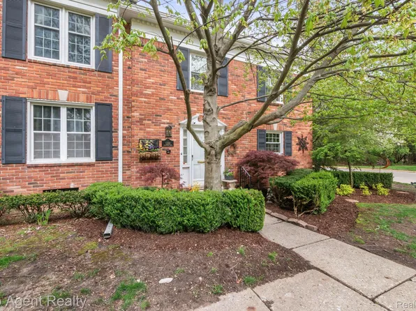 1200 Trailwood Path, Bloomfield Hills, MI 48301