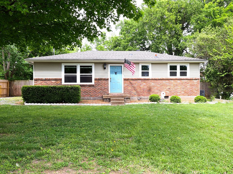 1st image of 818 Country Club Dr