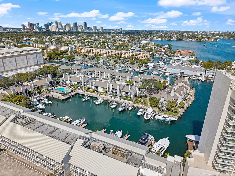 16 Portside Dr #16C — Photo 8