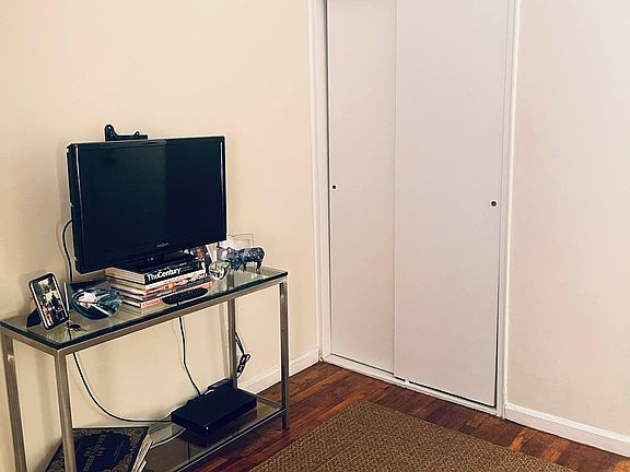 5th image of 413 E 82nd St #3DK