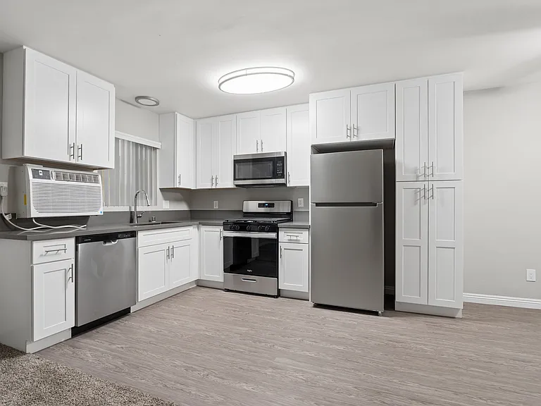Town Center Apartments — Photo 20