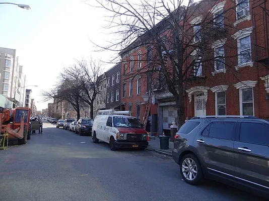 Rented by Miron Realty Group | media 48