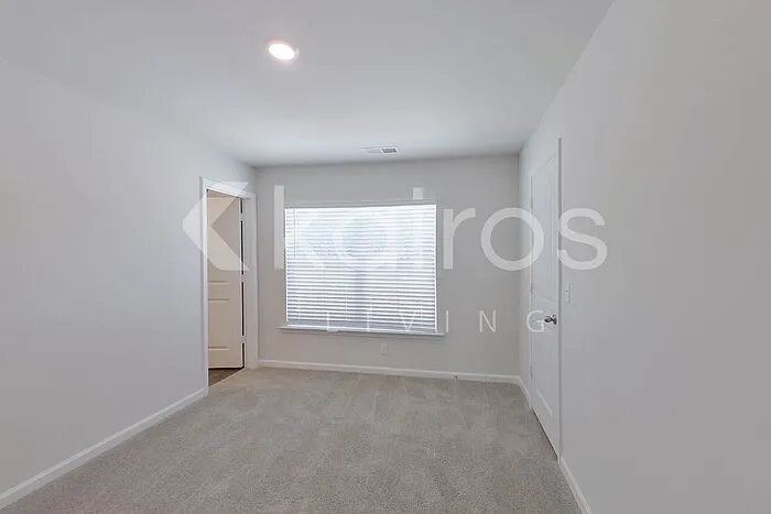 2431 Banyon Cir — Photo 13