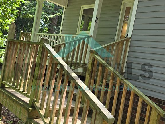 3rd image of 4512 Rosemary Dr