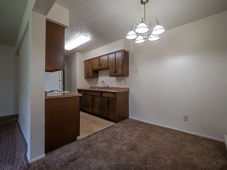 Allen Creek Apartments — Photo 38