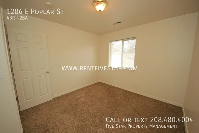 1286 E Poplar St — Photo 12
