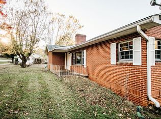 1044 Old Balsam Rd, Waynesville, NC 28786