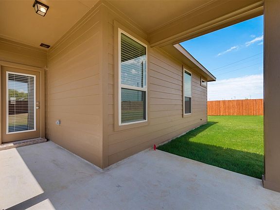 5th image of 721 Presidio St