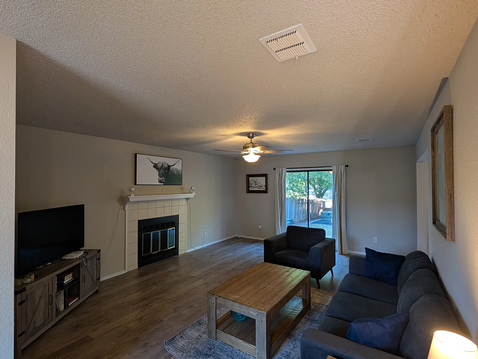 3 bed, 2.5 bath, 1422 sqft, $2,795 — Photo 3