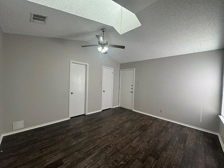 522 Cutty Trl #B — Photo 11