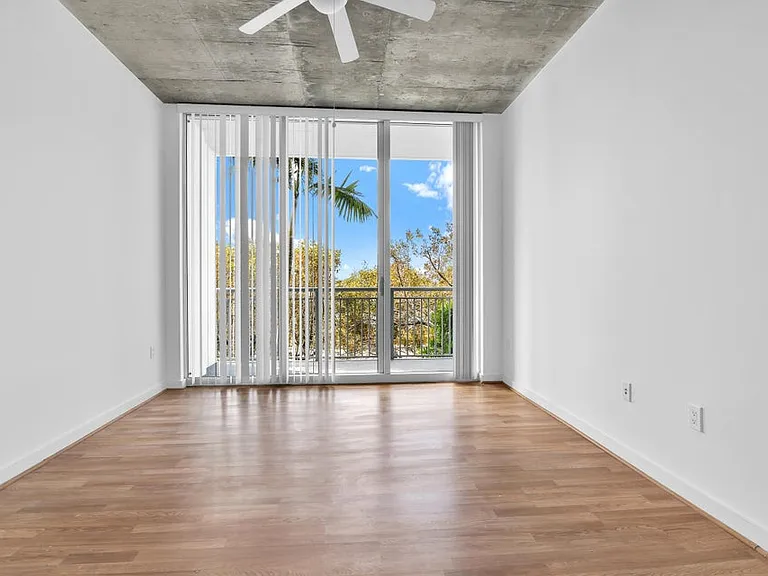 300 S Australian Ave #125 — Photo 7