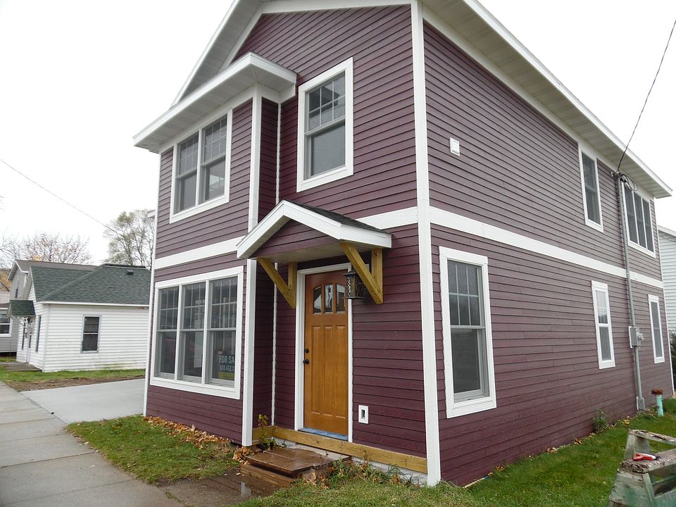 2nd image of 131 N Prairie St