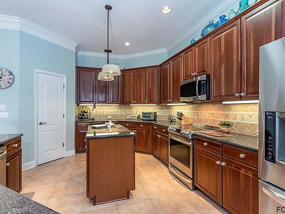 4th image of 47 N Waterview Dr