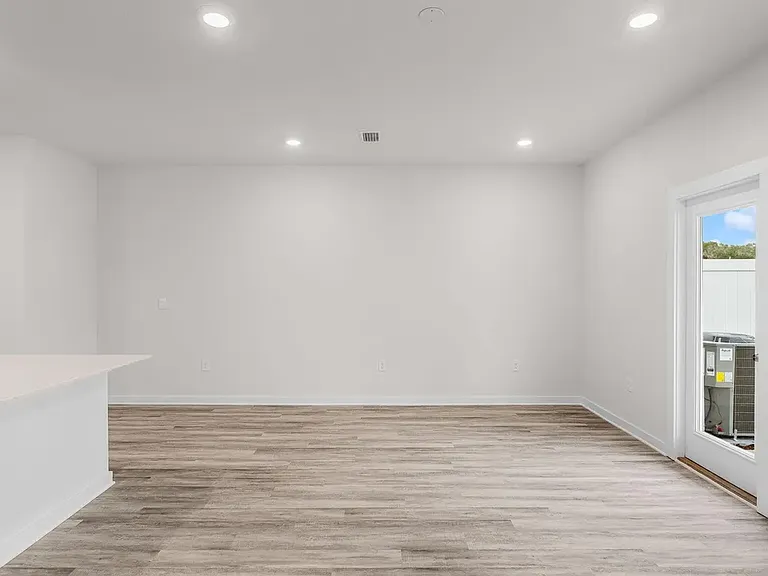 21 S Main Deck Dr — Photo 4
