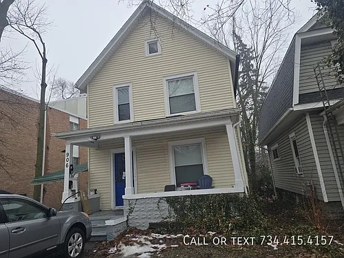 906 Packard St Photo 1