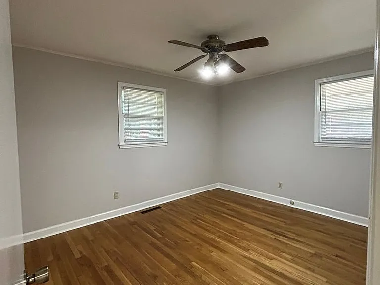 523 Colonial Dr — Photo 33