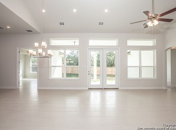 4th image of 2461 Kookaburra Dr