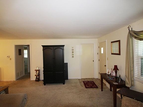 4th image of 1212 Hill Ave
