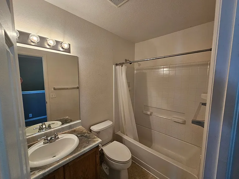 2717 Tumblewood Grv — Photo 11