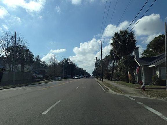 4th image of 1910 E Cervantes St