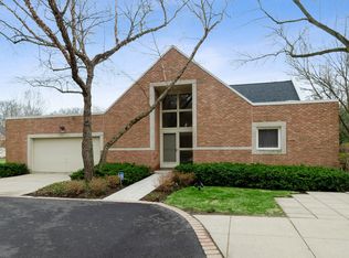 680 Crofton Ave S, Highland Park, IL 60035