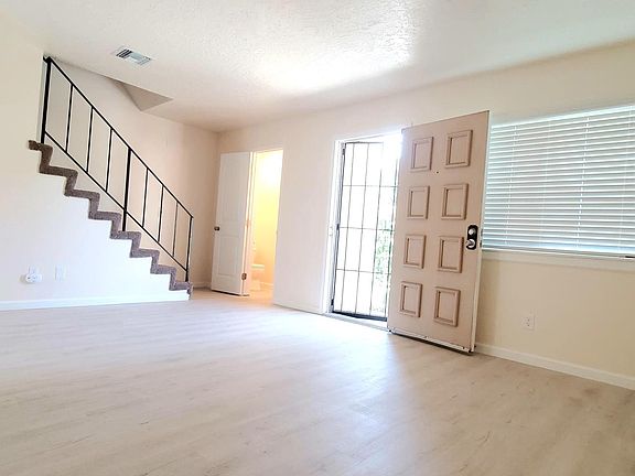 3rd image of 4503 Ellis Ln