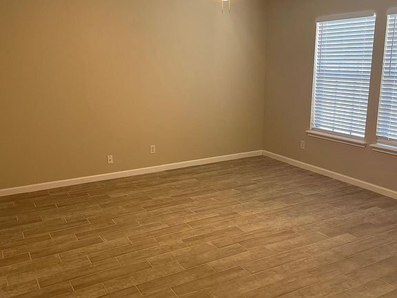 3rd image of 9204 N 31st St