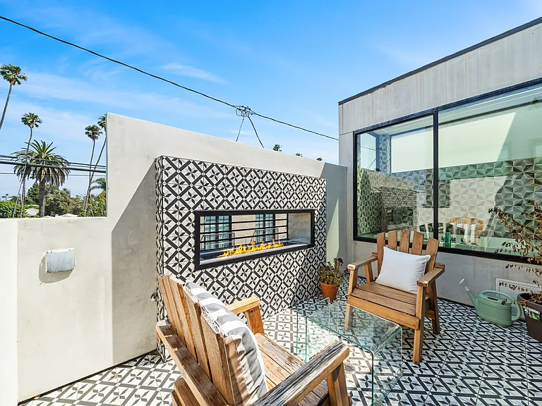 838 California Ave — Photo 60