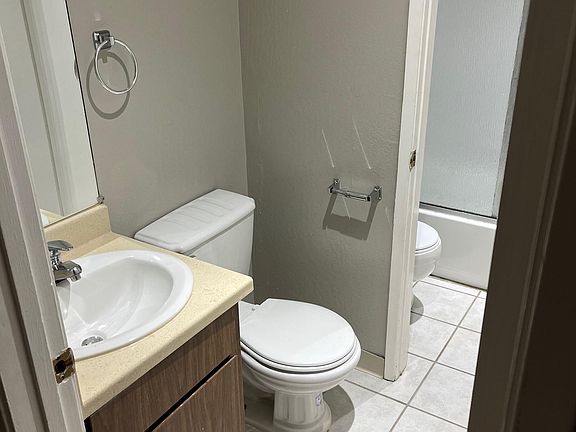 3rd image of 561 Saratoga Ave APT 2