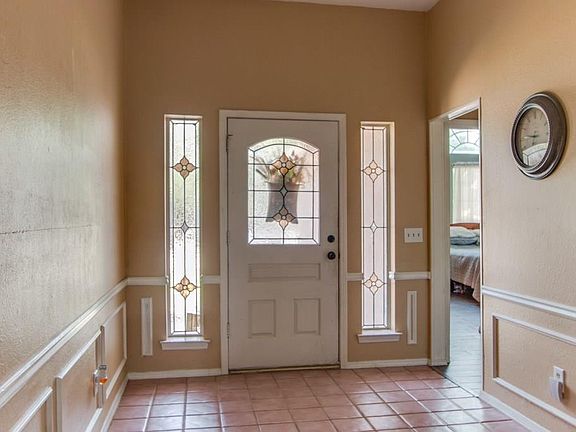 4th image of 2313 Claremont Ct