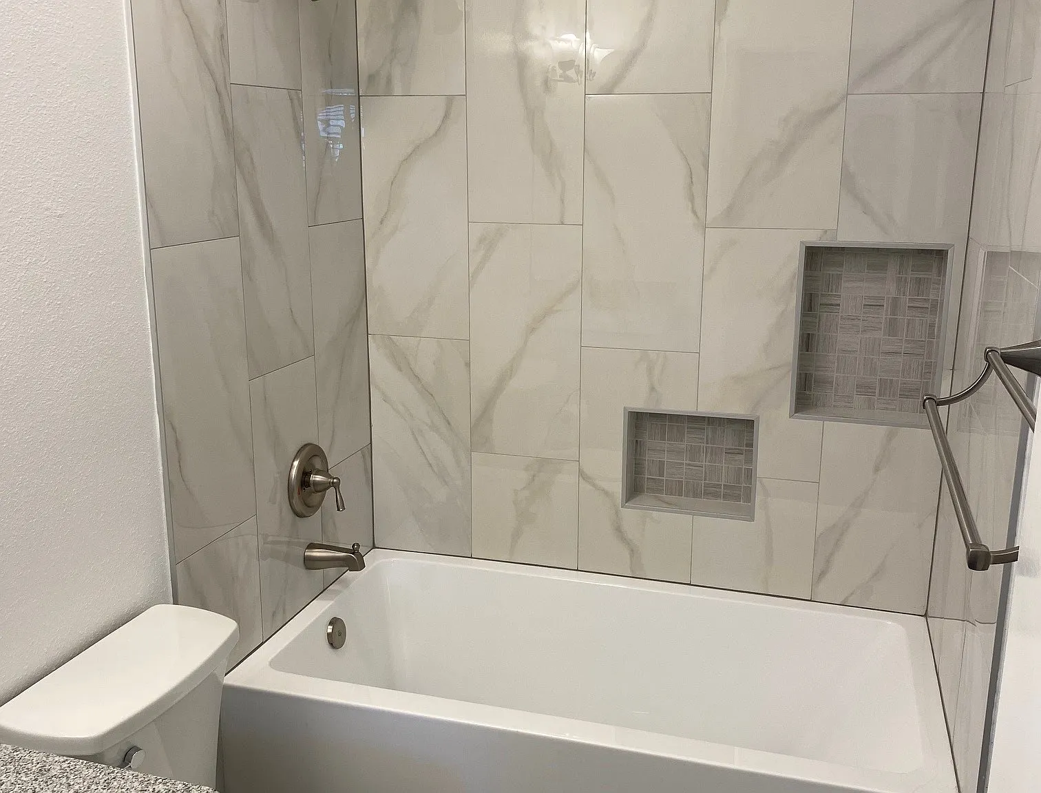 4 bed, 1366 sqft, $4,295 — Photo 4