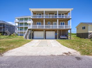 339 Goldsboro Ln, North Topsail Beach, NC 28460