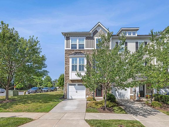 2nd image of 229 Pebble Beach Ct