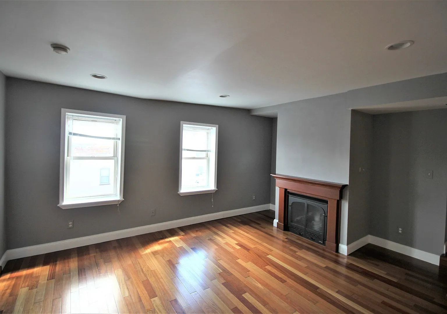743 S Montford Ave — Photo 3