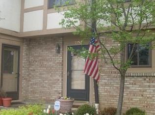 1952 Laramie Dr, Powell, OH 43065