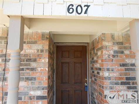 2nd image of 607 Cannon Dr