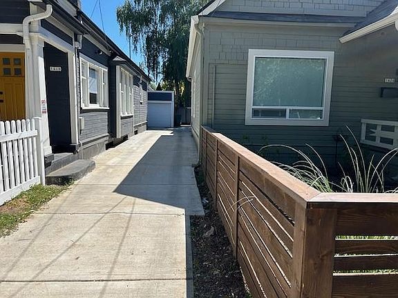 shared driveway to parking at back
