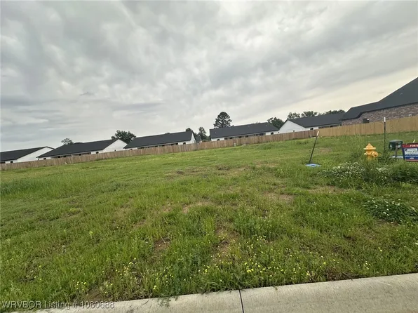 1910 Yellowstone Dr, Barling, AR 72923