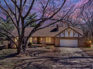 27950 Hackberry Dr, Sedalia, MO 65301