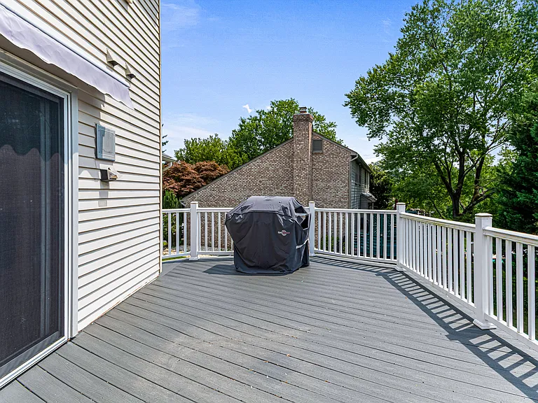7416 Royal Dominion Dr — Photo 22