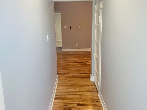 2nd image of 24 Vine St #10563557