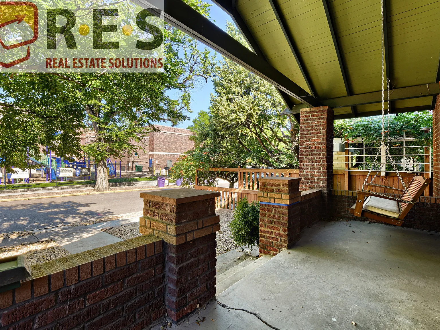 3 bed, 1315 sqft, $2,770 — Photo 2
