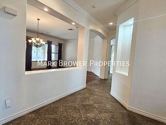 4th image of 1393 E Zion Way