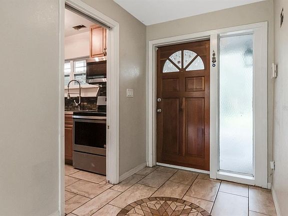 4th image of 416 BROXBURN AVENUE