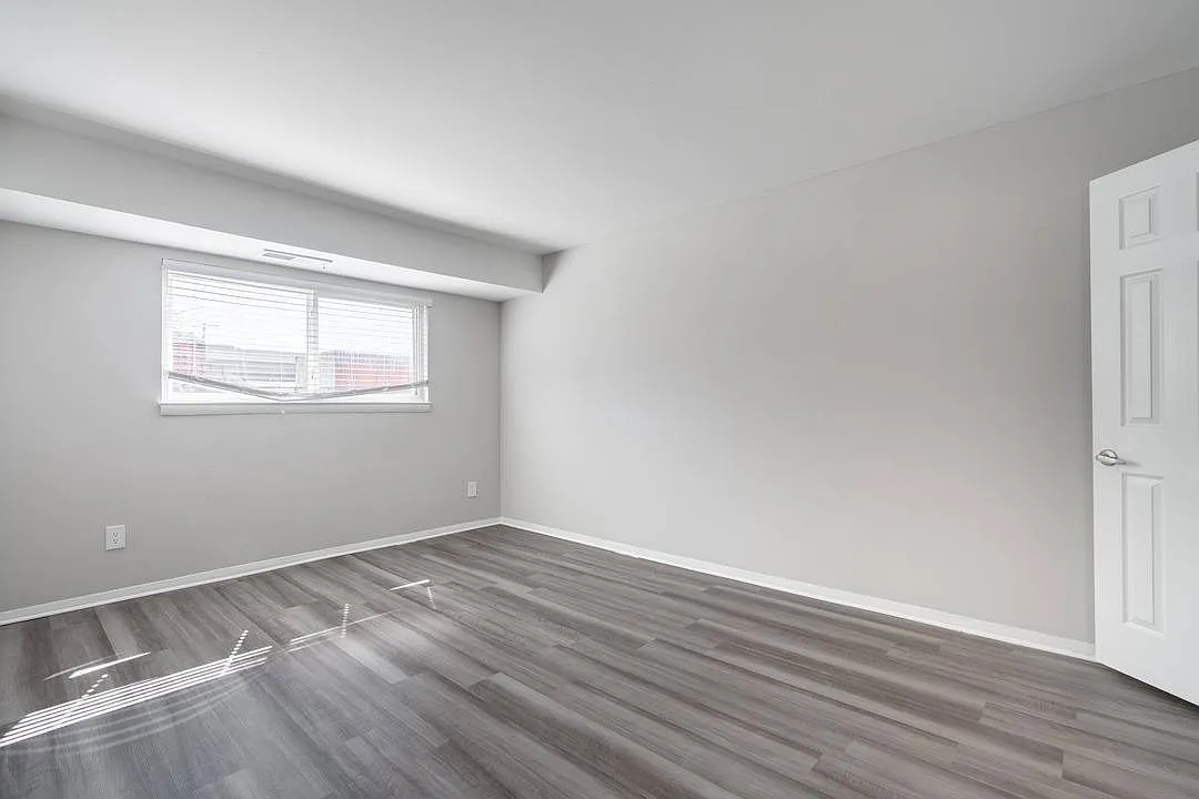 Crossroads Townhomes — Photo 4