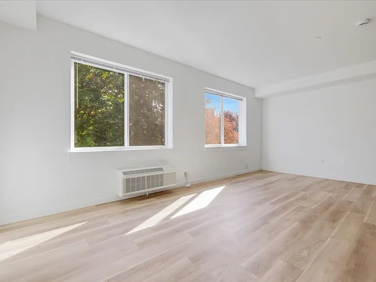 Hermoso View Apartments — Photo 33